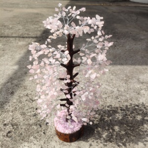 Arbre en pierres précieuses de quartz rose de haute qualité à 700 perles, fait main, décoration d'intérieur, base en bois semi-précieuse de style européen - Product Image 5