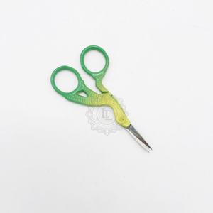 Ciseaux à cils en forme d'oiseau Ombre de qualité supérieure étiquette personnalisée lame droite en acier inoxydable outil de beauté durable manucure - Product Image 5