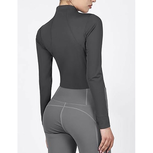 Vêtements de performance modernes conçus pour la liberté de mouvement et le confort, chemises d'équitation pour équitauteurs professionnels - Product Image 4
