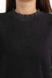 T-shirt décontracté noir vintage ample et confortable pour femme, fabriqué au Pakistan - Product Image 6