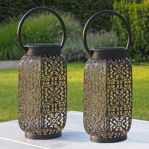 Elegante Linterna Metálica Hexagonal Marroquí con Patrón Calado para Decoración Navideña del Hogar - Product Image 6