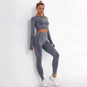 Ensemble de yoga côtelé violet, soutien-gorge de sport sans couture à dos nageur taille haute, leggings longs extensibles dans quatre directions, tenue de fitness par Twin City - Product Image 5