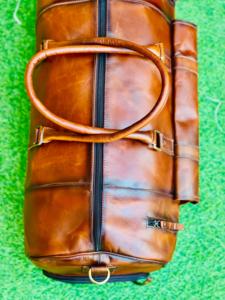 Sac de voyage en cuir avec fermeture éclair, grande capacité, pour le sport, les week-ends et les aventures en plein air - Design de luxe Maharashtra Clothes - Product Image 3