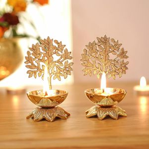 Juego de 2 Lámparas de Aceite Diya Tradicionales de Latón con Forma de Árbol, Decoración para el Hogar con Luz para Diwali, Artesanía Metálica - Product Image 1