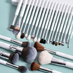 ชุดแปรงแต่งหน้า 20 ชิ้น ด้ามจับสีขาว ขนแปรงสังเคราะห์ แปรงรองพื้น แปรงปัดแป้ง แปรงแต่งตา - Product Image 4