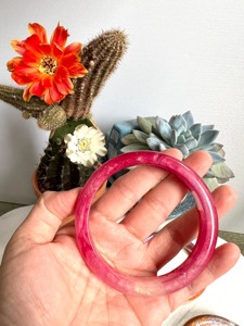 Brazalete de Resina Verde Esmaltada Hecho a Mano de Primera Calidad, Joyería Étnica para Mujer, Accesorio de Moda, Diseño Personalizable, Ideal para Regalo - Product Image 3