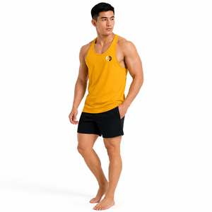 La construcción ligera ofrece una fácil movilidad con la camiseta sin mangas Man Tank Top, que ofrece una fácil movilidad para las rutinas diarias y más allá de ellas. - Product Image 6
