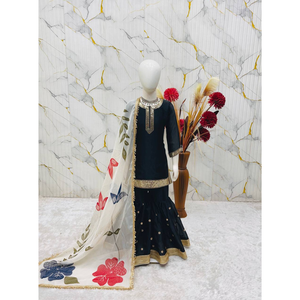 Ensemble Sharara en soie GMY ethnique élégant pour filles, haut entièrement cousu avec dupatta, imprimé numérique, bordure en dentelle d'organza, traditionnel pour enfants - Product Image 6