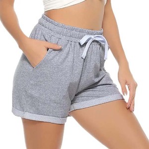 Shorts décontractés gris en maille délavée taille haute pour femme, respirants, à taille élastique, coupe ajustée, avec poches, imprimé, style rétro - Product Image 2