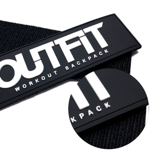 Patch 3D personnalisé en relief |   Étiquette de marque en caoutchouc texturé en relief pour vestes d'hiver |   Prix d'exportation en gros - Product Image 4