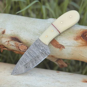 Cuchillo de caza multiusos de acero de Damasco con construcción robusta y agarre ergonómico para actividades de camping, caza y bushcraft. - Product Image 6