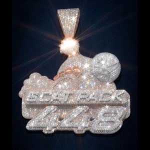 จี้เพชรโมอิสซาไนต์ทรงสามมิติแบบ Iced Rapper พร้อมสร้อยคิวบันชุบทองคำขาว 14k ชุบทองคำชมพู สไตล์ฮิปฮอป ลายการ์ตูน สำหรับผู้ชาย ได้รับการรับรองจาก IGI - Product Image 1