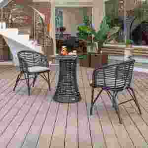 Ensemble de table élégant en bambou tressé pour les espaces de vie en plein air - Product Image 1