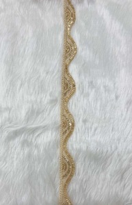 Bordure festonnée en dentelle de perles effet artisanal pour sari indien, kaftan, lehenga, blouse et conceptions de vêtements de fête - Product Image 4