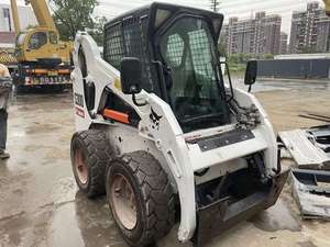 Mini-chargeuse compacte d'occasion Bobcat S160 S300 S450 4x4 avec pompe hydraulique de godet - Product Image 3