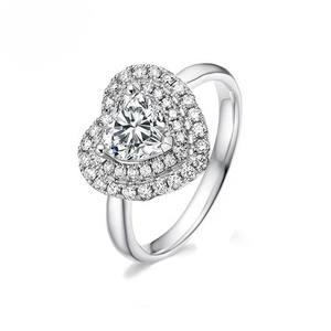 Bague de fiançailles de mariage en or blanc de luxe pour femmes 14K 18K coupe en coeur VVS Clarity Fine Moissanite IGI Certified Lab Fine Rings - Product Image 1