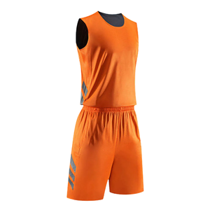 Uniforme de Baloncesto Unisex al Mejor Precio, Conjunto de Camiseta y Pantalones Cortos Deportivos Transpirables de Secado Rápido para Verano, Personalizable con Nombre y Número del Equipo - Product Image 3