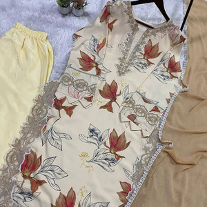 นำเสนอคอลเลคชั่นดีไซเนอร์ใหม่ ชุดฤดูร้อนสไตล์ปากีสถาน พร้อมเสื้อปักลาย กางเกงพลลาโซ และผ้าคลุมไหล่ - Product Image 1