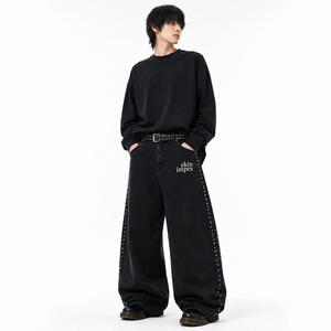 Jeans de Mezclilla con Logotipo Personalizado - 100% Algodón Ecológico de Secado Rápido y Transpirable con Logotipo en la Parte Delantera - Product Image 1