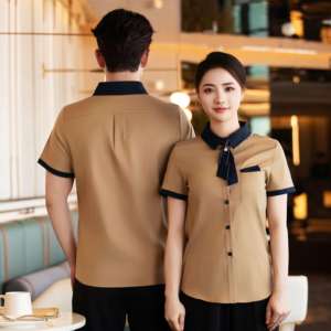 Polo unisexe de café en gros, personnalisable avec logo brodé, uniforme de serveur/serveuse pour restaurant - Product Image 2