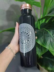 ขวดน้ำทองแดงพิมพ์ลายมันดาลาสีดำ ขวดน้ำดีไซน์เนอร์แบบอายุรเวท ป้องกันการรั่วซึม ใช้ซ้ำได้ - Product Image 2