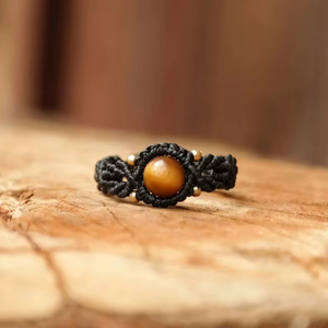 Anillo Minimalista de Macramé Negro con Cuentas de Ojo de Tigre Dorado, Anillo Ajustable Hecho a Mano con Piedras Preciosas Estilo Boho para Mujer - Product Image 1