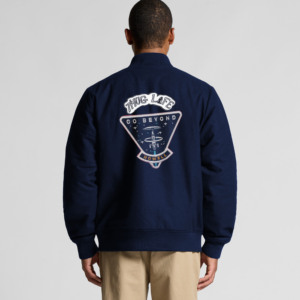 Blouson Bomber Unisexe Bleu Marine avec Broderie Thug Life, Logo Frontal, Style Preppy, Col Personnalisé, Coupe Classique, Vêtement d'Hiver Imperméable - Product Image 4