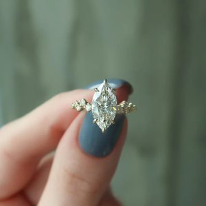 Anillo de Diamantes con Corte Marquesa Clásico en Oro Sólido de 14k con Baño de Rodio, Certificado IGI, Joyería de Compromiso para Mujer - Product Image 1