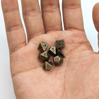 Ensemble de dés polyédriques miniatures en bronze pour D&D avec motif œil de dragon, faits à la main, écologiques, 7 pièces, porte-clés en métal, collier