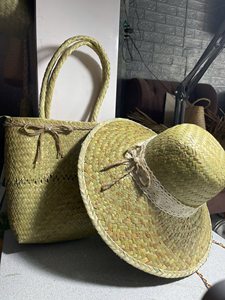 กระเป๋าชายหาดสานจากหญ้าทะเล งานฝีมือ วัสดุ: หญ้าทะเลธรรมชาติ; ใช้: สำหรับทริปวันหยุดสุดสัปดาห์; แหล่งกำเนิด: งานฝีมือทำมือจากเวียดนาม - Product Image 3