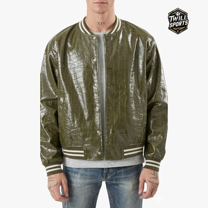Chaqueta Varsity de Invierno para Hombre, de Cuero Genuino, con Patrón de Letras Teñidas, Cuello Alto, de Alta Calidad, en Venta - Product Image 4