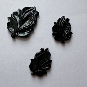 Feuilles sculptées en onyx noir naturel TFH, lot de 3 pièces de 139 carats, dimensions 50x40 à 35x35 mm - Product Image 5