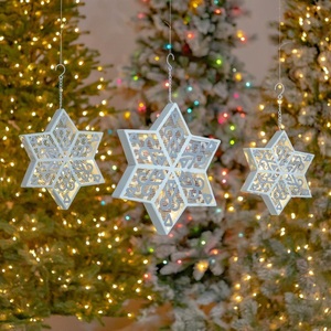 Ornement de Noël rond en bois découpé au laser, scène de forêt avec cerf, décoration suspendue de style traditionnel, accessoire d'arbre fait main - Product Image 3