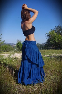 กระโปรงแม็กซี่ผ้าฝ้ายพิมพ์ลายพร้อมดีไซน์ระบายแบบอสมมาตร กระโปรงเต้นรำสไตล์โบฮีเมียนพลิ้วไหว ของขวัญสำหรับเธอ - Product Image 3