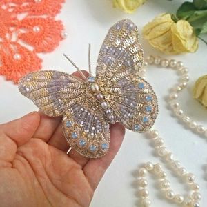 Artistic Floral Beaded Embroidery Brooch Handmade Decorative Jewelry Gift for <b>Women</b> and Girls - Product Image 6