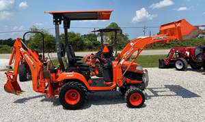 Tractor Kubota BX25D de Servicio Pesado, 23 HP, con Cargador Frontal y Plataforma de Corte, Componentes Centrales de Calidad y Rendimiento Utilitario Confiable - Product Image 3
