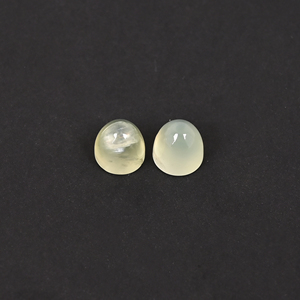 Piedra de Luna Blanca Natural Lisa de Ishu Gems, Forma de Bala de 8x8 mm, 4.15 Quilates, Gema Personalizable para Joyería - Product Image 4