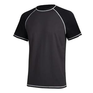 เสื้อยืดคอกลมแขนสั้นลายทางผู้ชาย ผ้าฝ้าย 100% ดีไซน์ตัดต่อสีสัน ผ้าถักระบายอากาศ ทรงปกติ - Product Image 5