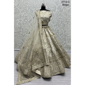 Collections de velours de vêtements de mariée indiens pour la mariée avec le travail de Zarkhan par Fabzone - Product Image 6