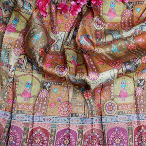 Brocado de seda Dola Banarasi puro y suave con estampado de elefante en base beige dorada con borde rosa y color vino. - Product Image 6