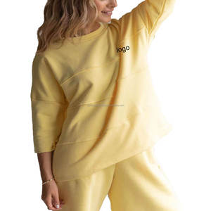 Ensemble deux pièces d'été avec logo personnalisé pour femmes Survêtement 322 g/m² avec haut à manches courtes et sac short emballé quantité minimale de commande 2 pièces - Product Image 2