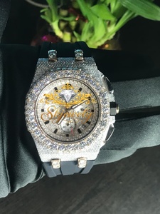 Reloj de Cuarzo con Bisel de Diamantes, Acero Inoxidable, Cronógrafo, Cristal Analógico, Correa Negra, Tono Dorado, Resistente al Agua 10 Bar, Estilo Lujoso - Product Image 2