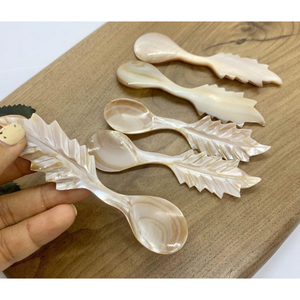 Cuchara de Concha Marina Natural Premium Hecha a Mano, Cuchara de Perla Desechable, Vajilla Ecológica Ligera con Empaque Personalizado - Product Image 2