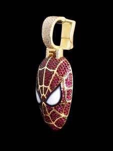Colgante de Máscara de Spiderman con Incrustaciones de Diamantes, Colgante Rojo de Superhéroe Estilo Hip Hop, Dijes Brillantes de Cara de Spiderman, Plata 925, Joyería Urbana Streetwear - Product Image 4