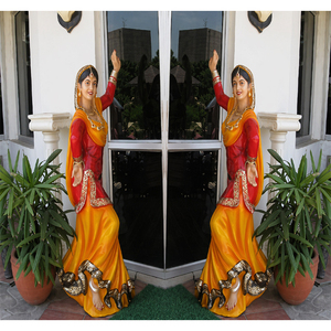 Estatua Moderna de Mujer Punjabi Bailando para Bodas, Material de Fibra de Vidrio, Australia - Product Image 1