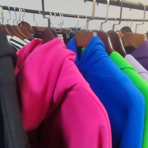 Sudadera Oversize de Felpa con Capucha, Estilo Urbano, Bordado, Cremallera Diagonal, Cuello con Solapa, Manga Larga, Gorro de Mago, Logotipo Personalizado, Venta al por Mayor - Product Image 2
