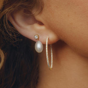 Boucles d'oreilles pendantes en pierre blanche serties de diamants ronds - Product Image 5