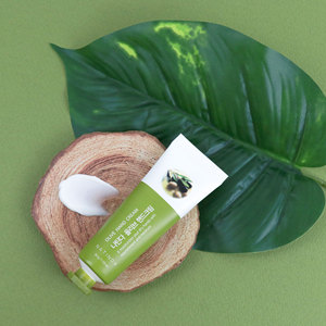 นาตินดา ฟลอรัล เชีย บัตเตอร์ มอยส์เจอร์ไรซิ่ง แฮนด์ แอนด์ คิวติเคิล แคร์ ครีม 3 ชนิด สูตรอ่อนโยนสำหรับใช้ทุกวัน - Product Image 3