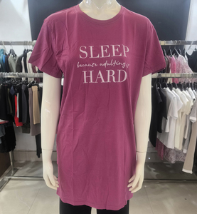 เสื้อยืดผ้าฝ้ายทรงหลวมสำหรับผู้หญิง คอกลม แขนสั้น พิมพ์ลายตัวอักษร สวมใส่สบายๆ สำหรับนอนหลับ เพราะการเป็นผู้ใหญ่นั้นยาก แต่ก็ยังต้องแต่งตัวอย่างมีสไตล์ - Product Image 1