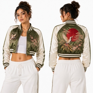 Chaqueta Corta de Satén al por Mayor para Mujer con Bordado de Montaña y Cierre de Cremallera, Etiqueta Privada, OEM, Logotipo Personalizado, Suministro por Pedido - Product Image 1